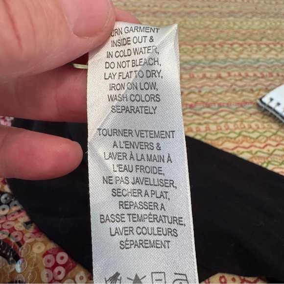 Solo Moda Sequine Front Colorful Patterned Long Sleeve Top Size S/P - Picture 4 of 8